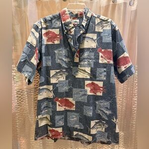 Reyn Spooner Large. Used in good condition.